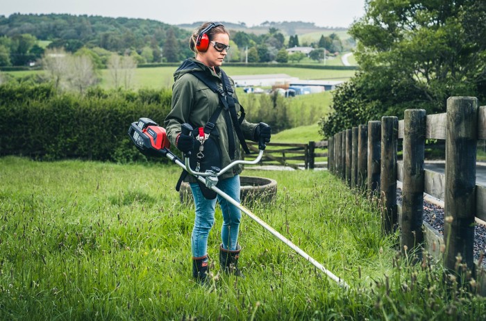 hht36_brush_cutter_product_page_gallery_img3_1500x990-min